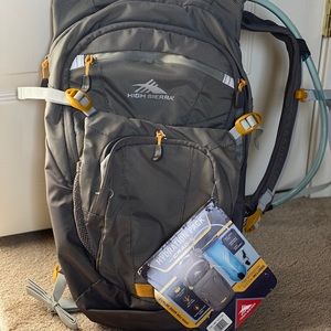 High Sierra Hydration Pack